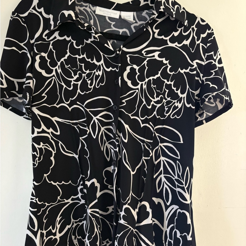 Worthington Black and White Patterned Blouse